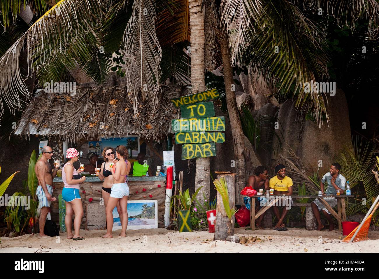 Fruita Cabana Beach Bar sull'isola la Digue, Seychelles. Foto Stock