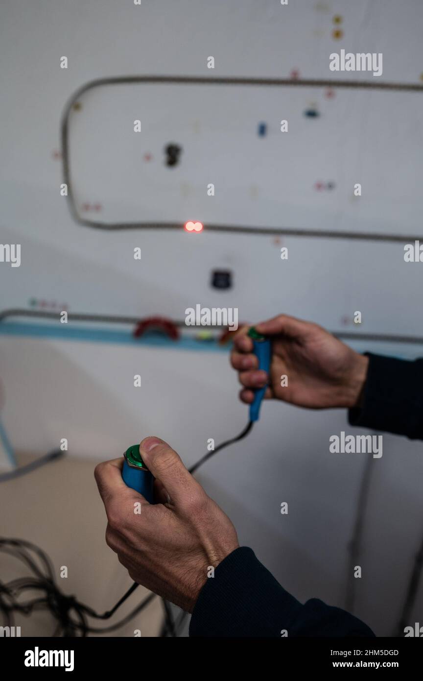 Il gioco di corse di luci a LED creato a Zaragoza Makerspace, un'associazione senza scopo di lucro che mira a fungere da piattaforma per apprendere e sviluppare progetti in Foto Stock