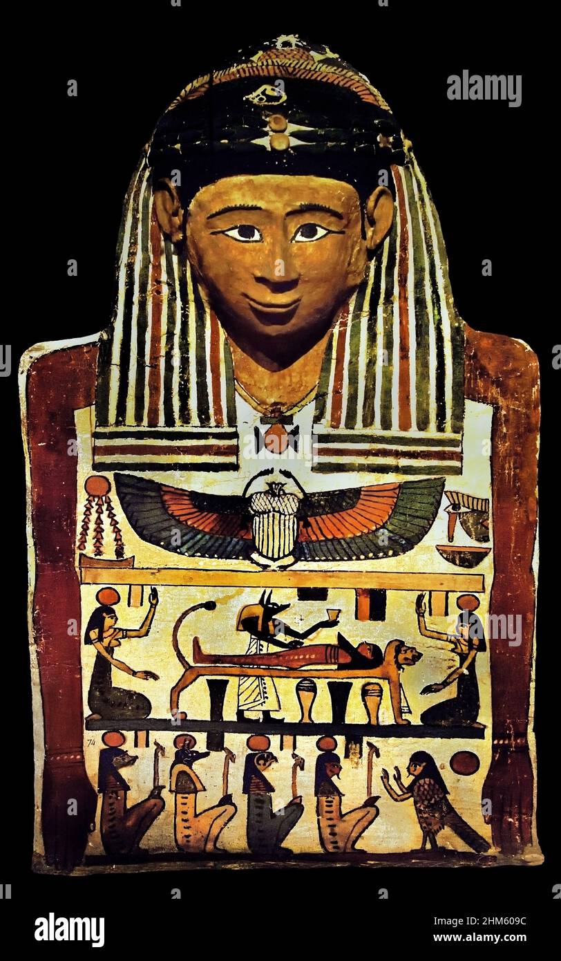 Maschera di mummia di cartoneta con scena di mummificazione, periodo tolemaico, (332-30BC), Egitto (Museo Egizio di Torino Italia) Foto Stock