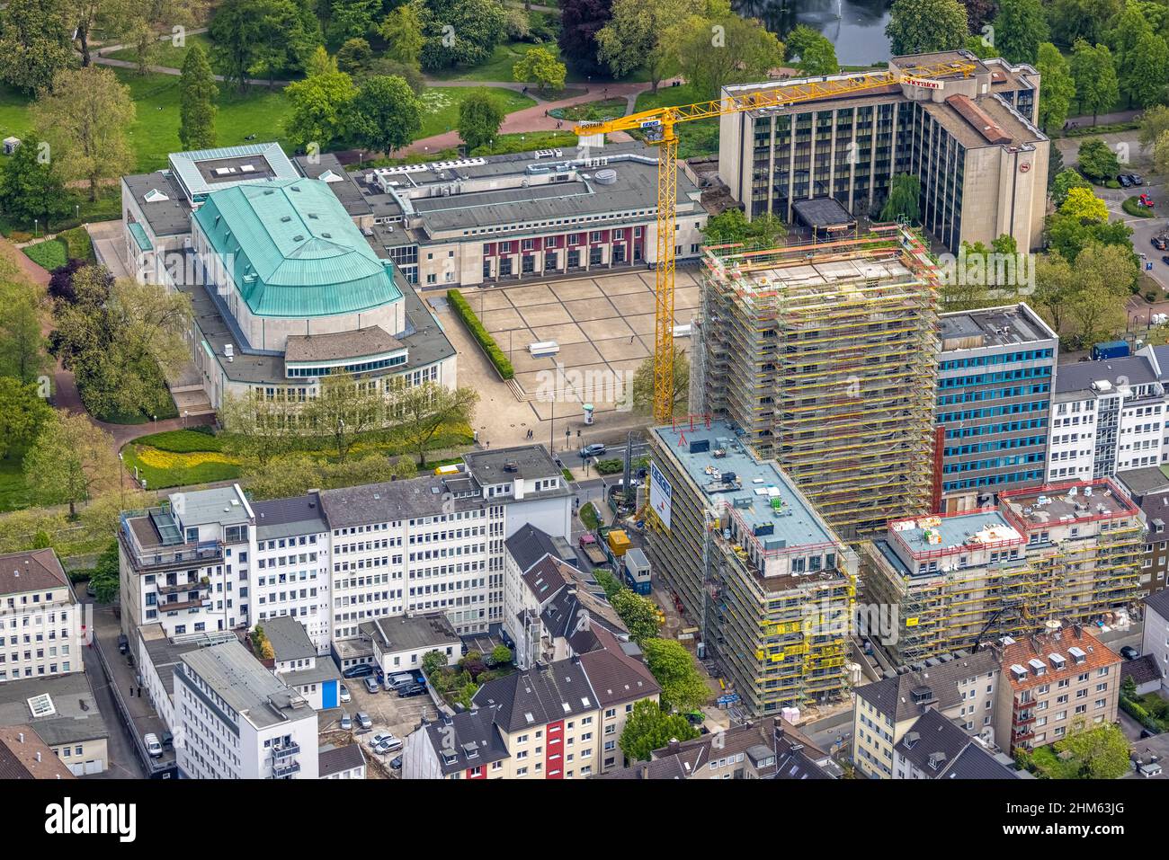 Vista aerea, Philharmonie Essen a Huyssenallee, cantiere nuovo complesso con torre residenziale e appartamenti senior Huyssenallee, Essen, R. Foto Stock