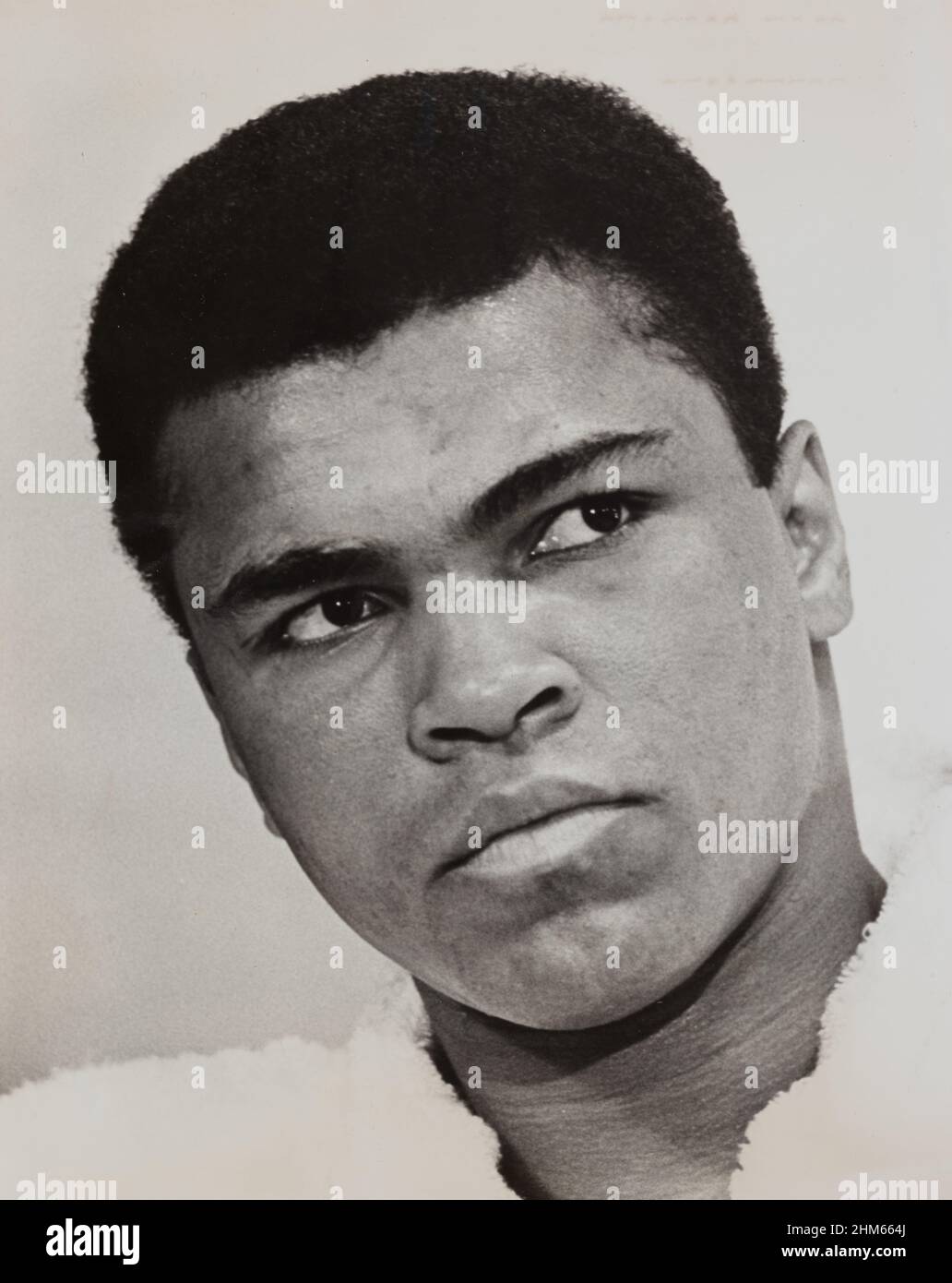 Pugile campione del mondo Muhammad Ali / Cassius Clay, 1967, ritratto busto, Rosenberg, ira, 1916-2016, fotografo Foto Stock