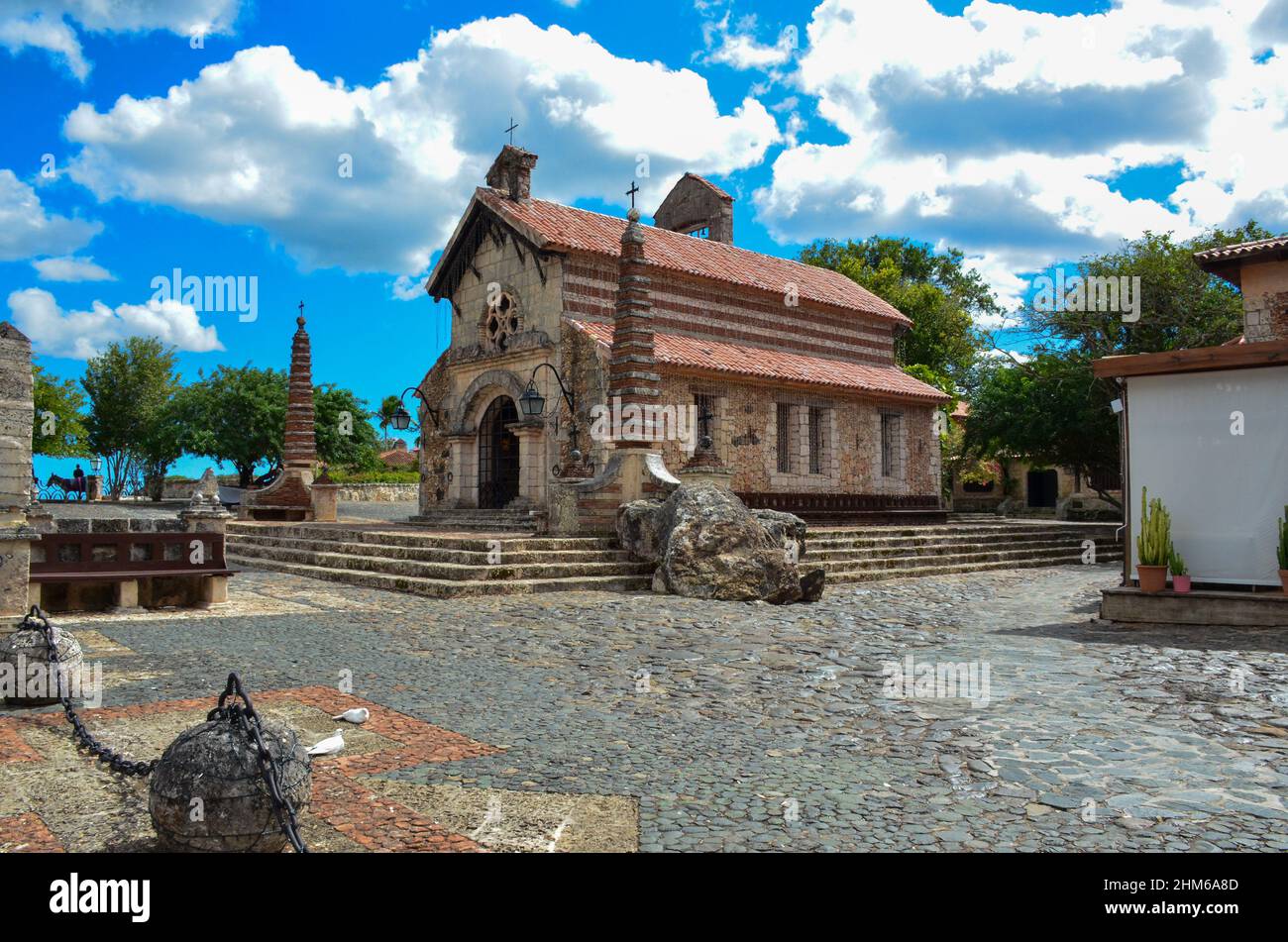 Chiesa di San Stanislao nel villaggio di Altos de Chavón . Casa de campo Resort and Villas, la Romana, Repubblica Dominicana. Gennaio 12, 2022. Foto Stock