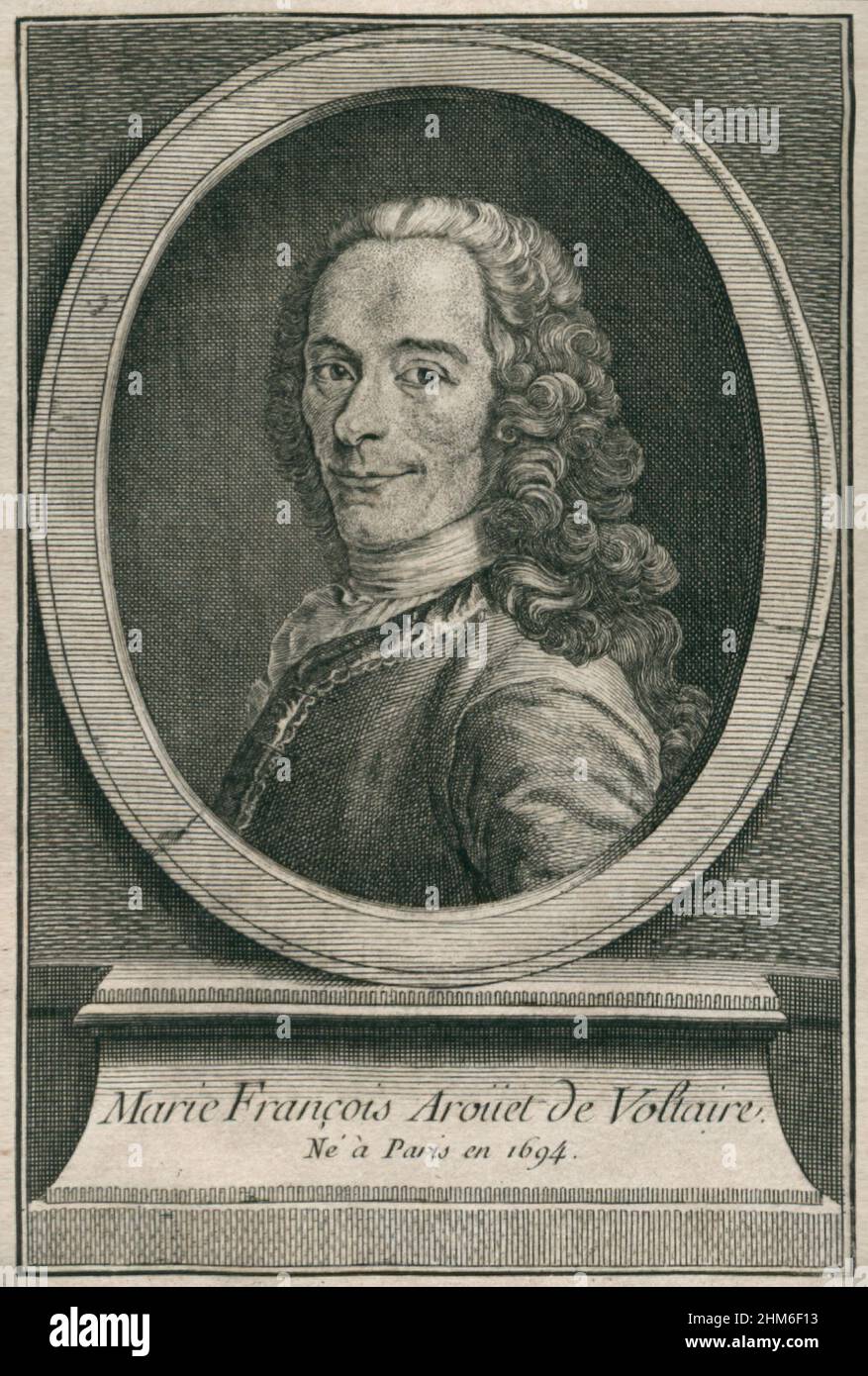 Un ritratto dello scrittore e filosofo francese Voltaire (vero nome Francois-Marie Arouet) dal 1738, quando aveva 44 anni. Foto Stock