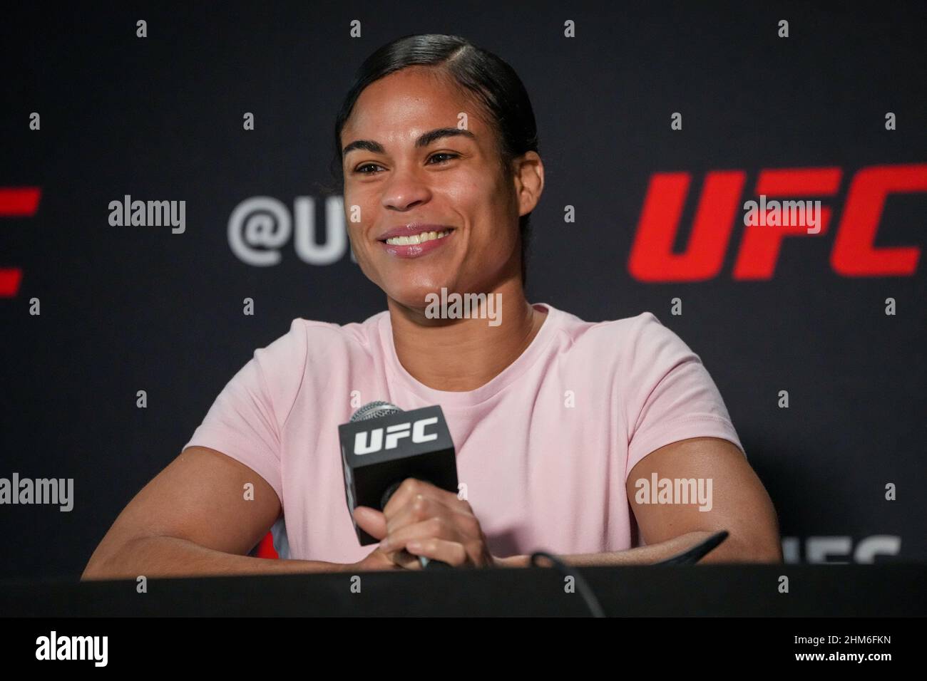 LAS VEGAS, NV - FEBBRAIO 7: Melissa Parker incontra la stampa per discutere la prossima stagione di TUF su ESPN+ a UFC Apex per UFC - The Ultimate Fighter - Stagione 30 il 7 Febbraio 2022 a Las Vegas, Stati Uniti. (Foto di Louis Grasse/PxImages) Credit: PX Images/Alamy Live News Foto Stock