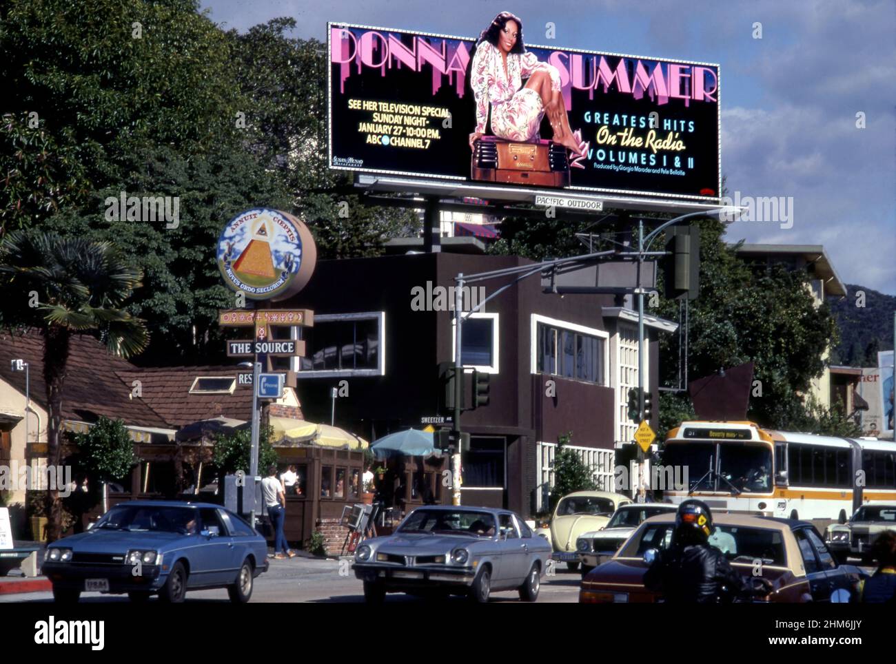 Donna Summer Billboard e il ristorante Source sulla Sunset Strip di Los Angeles, CA circa 1979. Foto Stock