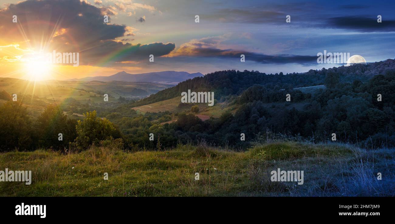 giorno e notte cambiare concetto sopra paesaggio di campagna montagnosa. pascoli e campi rurali vicino alla foresta sulle colline Foto Stock