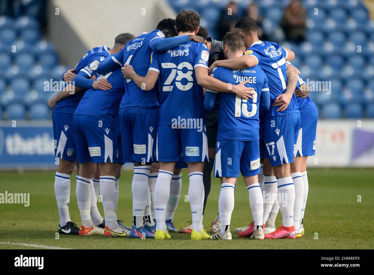 Pre-partita Colchester United Huddle - Colchester United v Swindon Town, Sky Bet League Two, JobServe Community Stadium, Colchester, Regno Unito - 29th gennaio 2022 solo per uso editoriale - si applicano le restrizioni DataCo Foto Stock