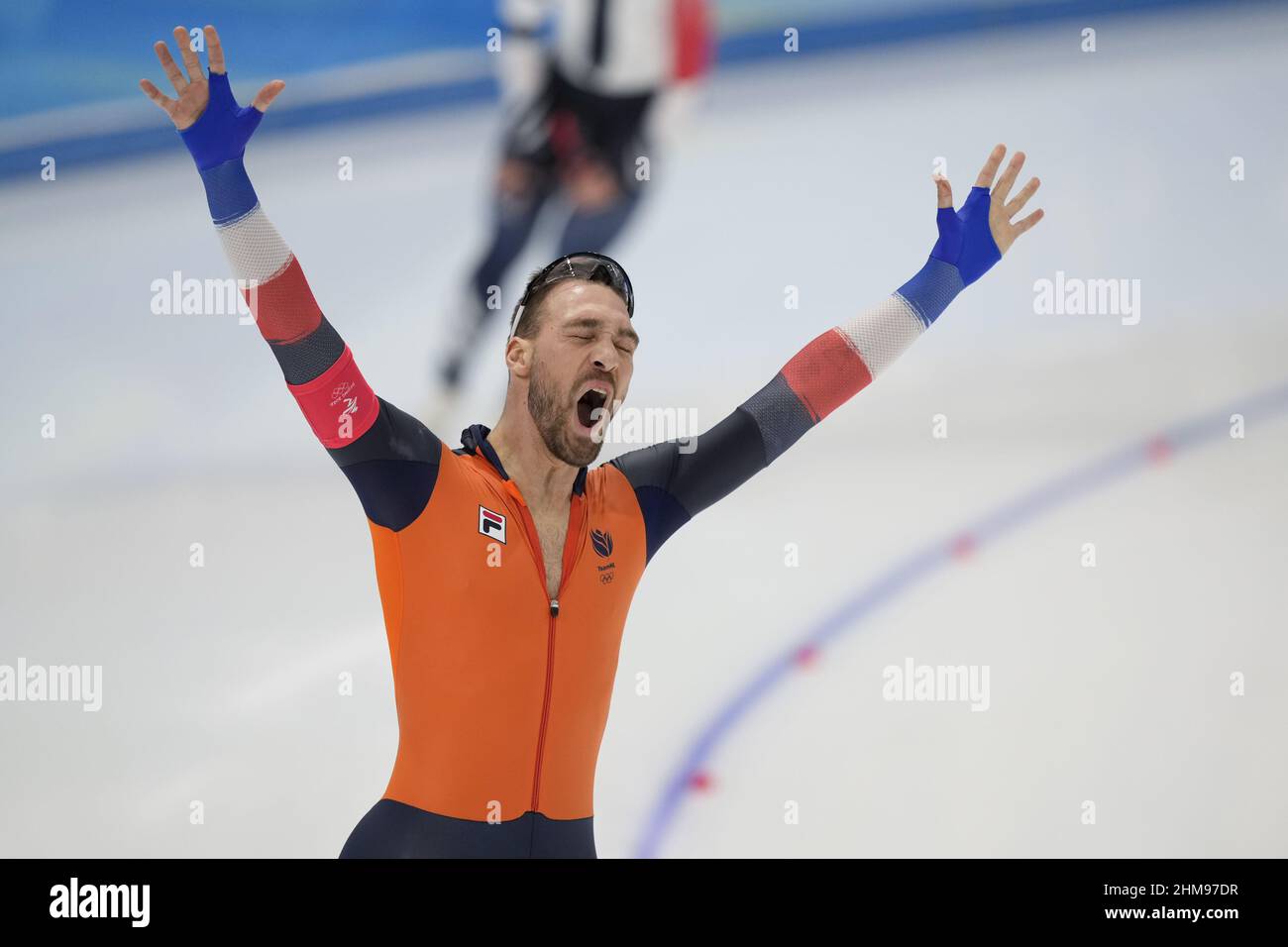 Pechino, Cina. 08th Feb 2022. Kjeld nuis of the Netherlands reagisce dopo aver impostato un nuovo record olimpico nell'evento Men's 1500m Speed Skating alle Olimpiadi invernali di Pechino 2022 di martedì 8 febbraio 2022. Nuis ha vinto la medaglia d'oro. Foto di Paul Hanna/UPI Credit: UPI/Alamy Live News Foto Stock