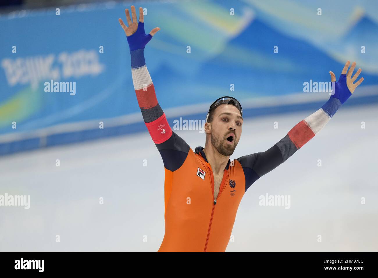 Pechino, Cina. 08th Feb 2022. Kjeld nuis of the Netherlands reagisce dopo aver impostato un nuovo record olimpico nell'evento Men's 1500m Speed Skating alle Olimpiadi invernali di Pechino 2022 di martedì 8 febbraio 2022. Nuis ha vinto la medaglia d'oro. Foto di Paul Hanna/UPI Credit: UPI/Alamy Live News Foto Stock