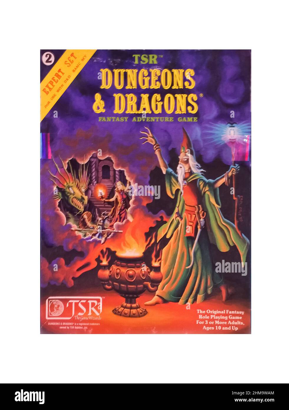 Rochester, New York, Stati Uniti. Dicembre 16, 2021. Dungeons & Dragons Expert Set, circa 1988, isolato su sfondo bianco, in mostra al forte Nationa Foto Stock