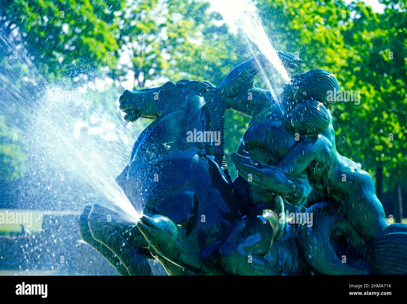 UK, Merseyside, luce del sole del porto, fontana, scultura, Foto Stock