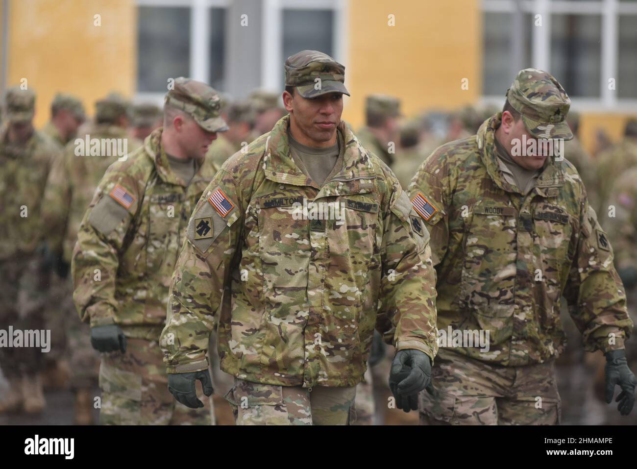 Starychi, Ucraina 2 febbraio 2017. Gli istruttori USA hanno visto durante la cerimonia di apertura della prossima fase di formazione delle unità delle forze armate nell'ambito del programma "Joint Multinational Training Group - Ukraine" (JMTG-U). Foto Stock