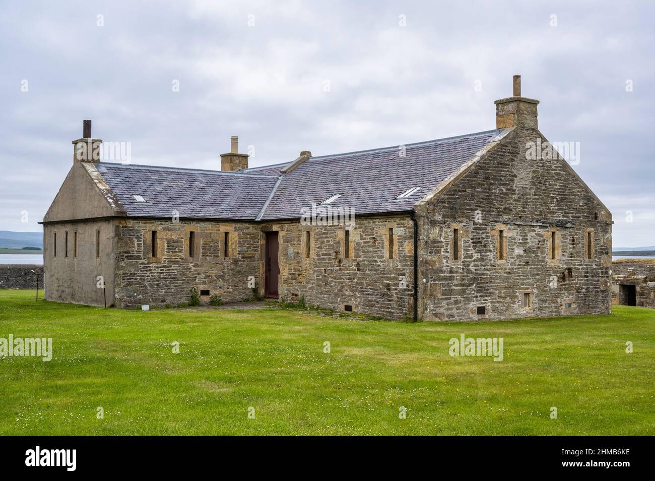 Le caserme si bloccano a Hackness Battery, le difese costiere costruite durante le guerre napoleoniche, a Hackness, South Walls Island, Orkney, Scozia, REGNO UNITO Foto Stock