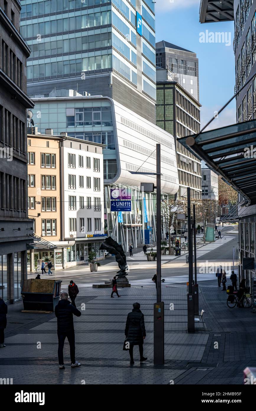 Il centro di Bochum, nel gennaio 2022, Schützenbahn, Massenbergstrasse, maschere obbligatorie, Strade vuote per lo shopping, vendita, offerte speciali, Bochum, NR Foto Stock