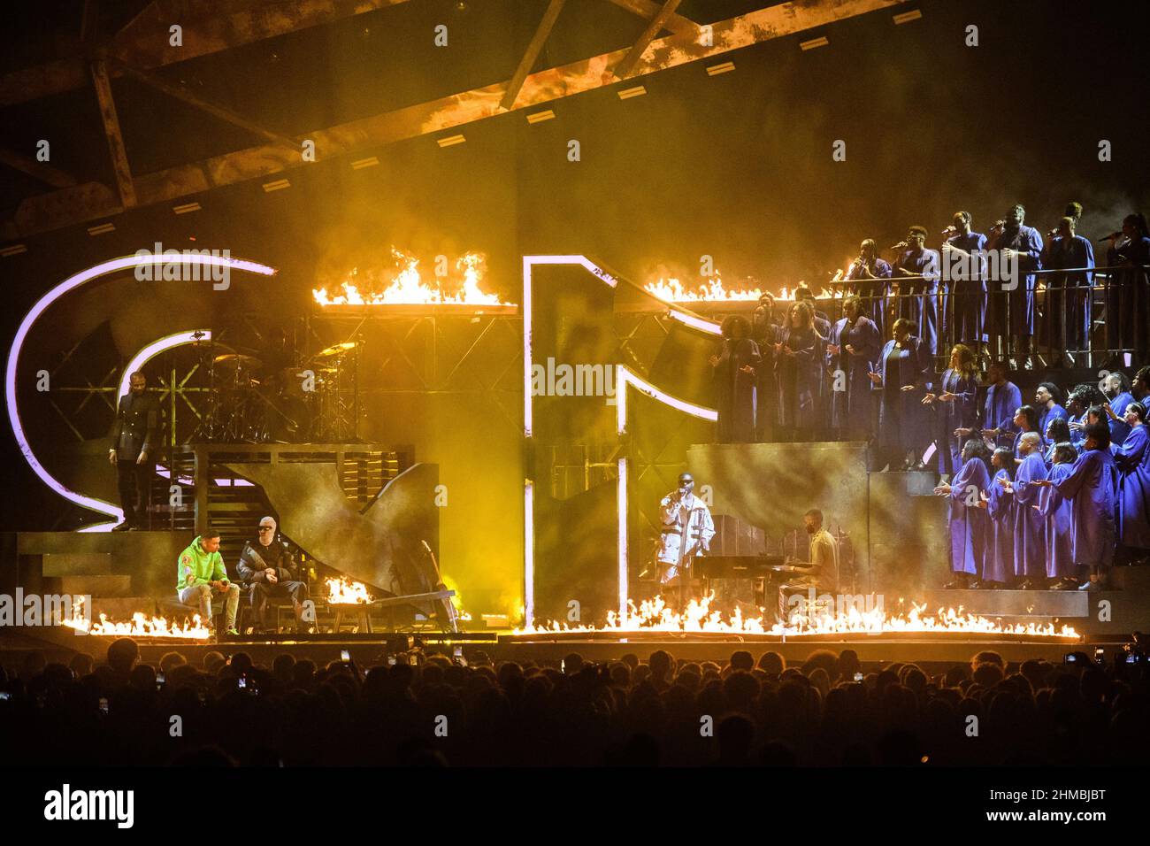 Londra, Regno Unito. 8 febbraio 2022. Dave sul palco durante i Brit Awards 2022 alla O2 Arena di Londra. Data immagine: Martedì 8 febbraio 2022. Il credito fotografico dovrebbe essere: Matt Crossick/Empics/Alamy Live News. SOLO PER USO EDITORIALE. NESSUN MERCHANDISING. Foto Stock