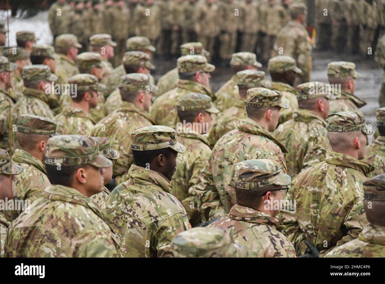 Starychi, Ucraina. 02nd Feb 2017. Gli istruttori USA hanno visto durante la cerimonia di apertura della prossima fase di formazione delle unità delle forze armate nell'ambito del programma "Joint Multinational Training Group - Ukraine" (JMTG-U). (Foto di Mykola TYS/SOPA Images/Sipa USA) Credit: Sipa USA/Alamy Live News Foto Stock