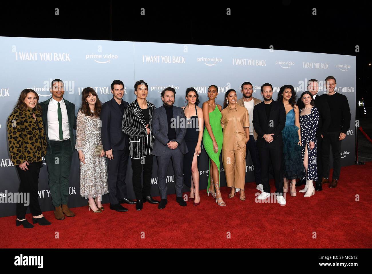 Los Angeles, Stati Uniti. 08th Feb 2022. Amazon Studios Co-Head of Movies Julie Rapaport, Mason Gooding, Elizabeth Berger, Isaac Aptaker, Manny Jacinto, Charlie Day, Jenny Slate, Clark Backo, Gina Rodriguez, Scott Eastwood, Jason Orley, Giselle Torres, Quinn Cooke, John Rickard, e Amazon Studios Co-Head of Movies Matt Newman al Amazon prime 'i Want You Back' Los Angeles Premiere il 08 febbraio 2022 a Los Angeles, CA, USA (Photo by JC Olivera/Sipa USA) Credit: Sipa USA/Alamy Live News Foto Stock