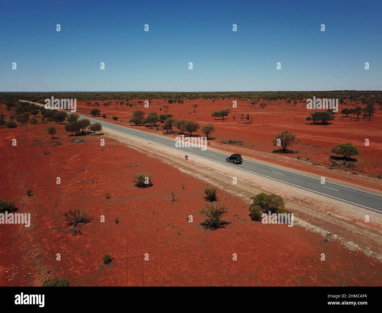 La siccità ha colpito la terra lungo la Barrier Highway Cobar NSW Australia Foto Stock