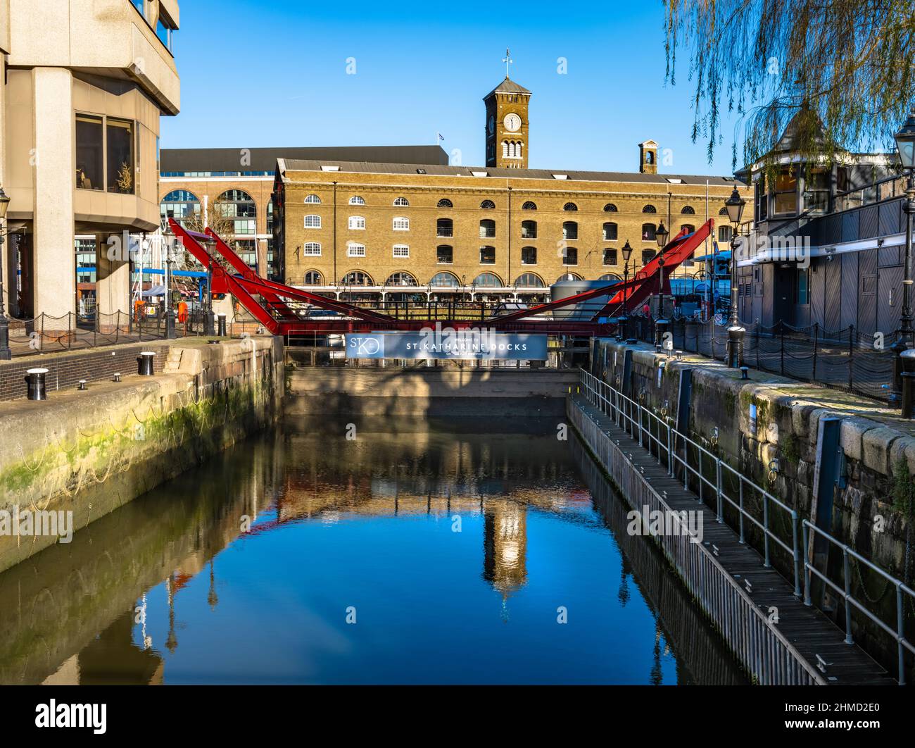 St Katherine Docks Marina, Londra. Blocco. Foto Stock