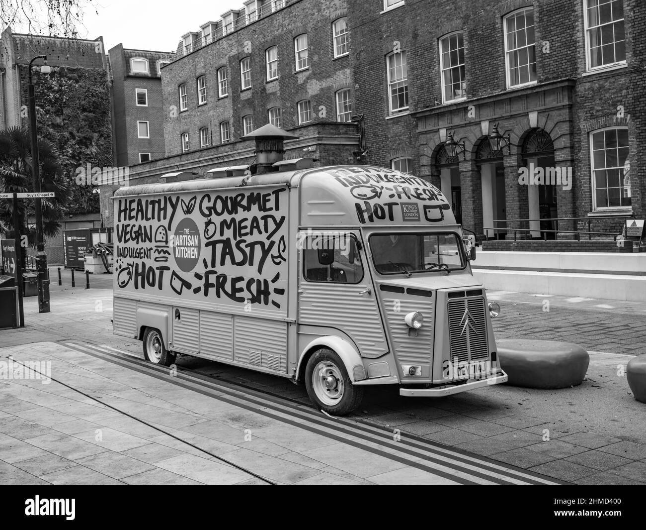 Classico van Citroen H francese. Usato come cucina artistica, serve piatti gustosi. Foto Stock