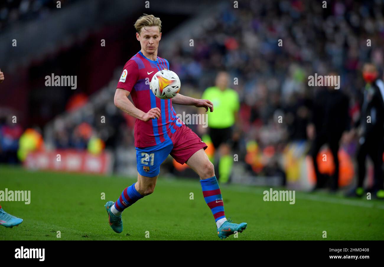 Frenkie de Jong (21) del FC Barcellona durante la ventitreesima giornata della partita de la Liga Santader tra il FC Barcelona e l'Atletico de Madrid allo stadio Camp Nou il 06 febbraio 2022 a Barcellona, Spagna. Foto Stock