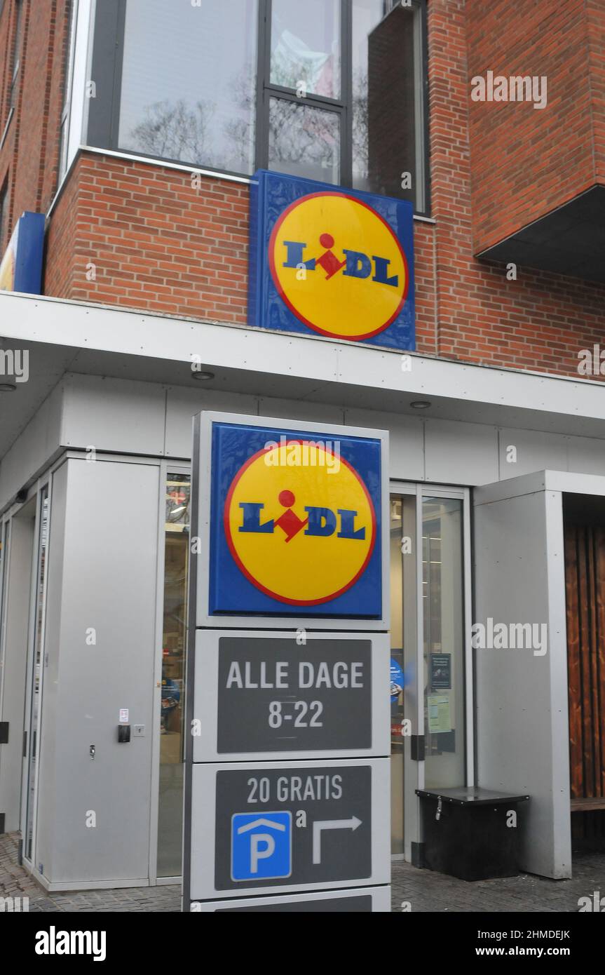 Copenaghen/Danimarca./09 febbraio 2022/. Deutsche Lidl, negozio di alimentari nella capitale danese Copenhagen Danimarca. (Foto..Francis Joseph Dean/Dean Pictures) Foto Stock