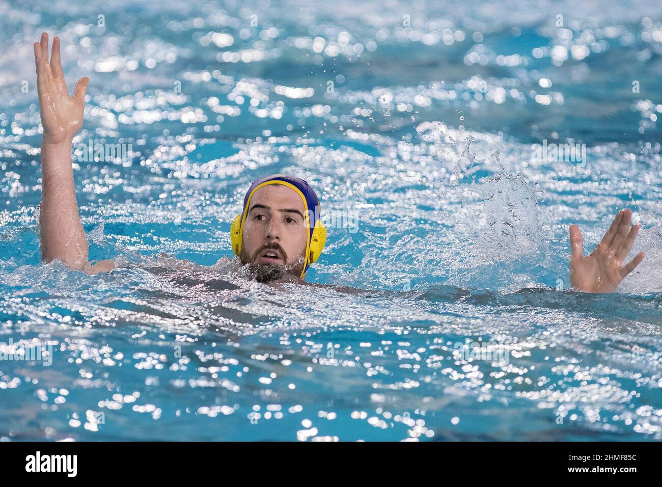 Kragujevac, Serbia, 9th febbraio 2022. Marc Larumbe di Zodiac Cnab reagisce durante la LEN Champions League Preliminary Group A match tra VK Radnicki e Zodiac Cnab a Kragujevac, Serbia. Febbraio 9, 2022. Credit: Nikola Krstic/Alamy Foto Stock