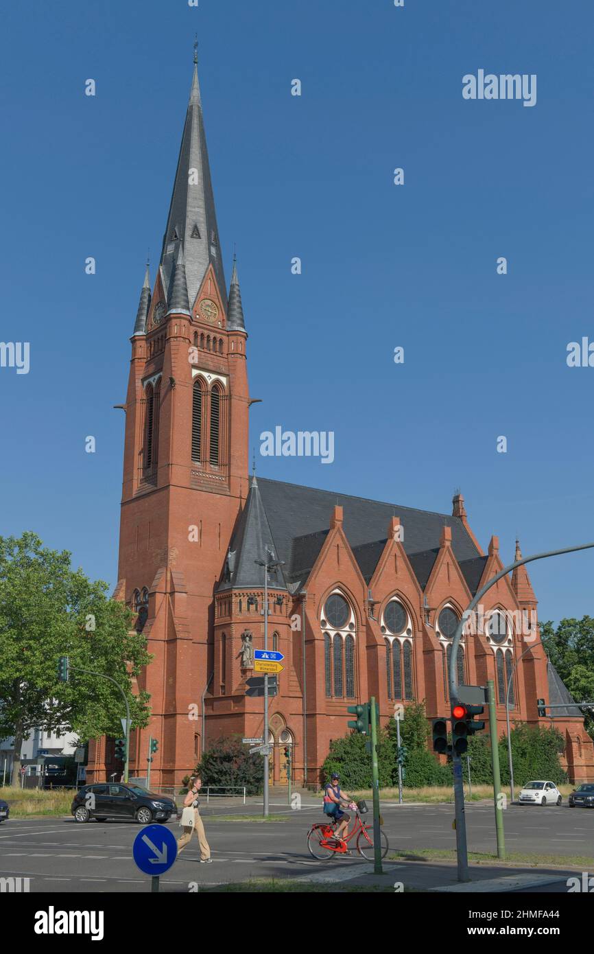 Chiesa Zum Guten Hirten, Friedrich-Wilhelm-Platz, Friedenau, Berlino, Germania Foto Stock