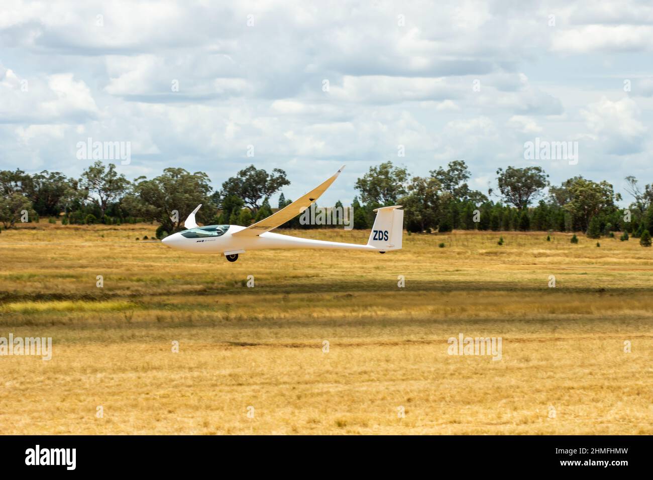 Un aliante di rivelazione di Jonker JS1 B sudafricano che decolora al lago Keepit Gunnedah Australia A545 Foto Stock