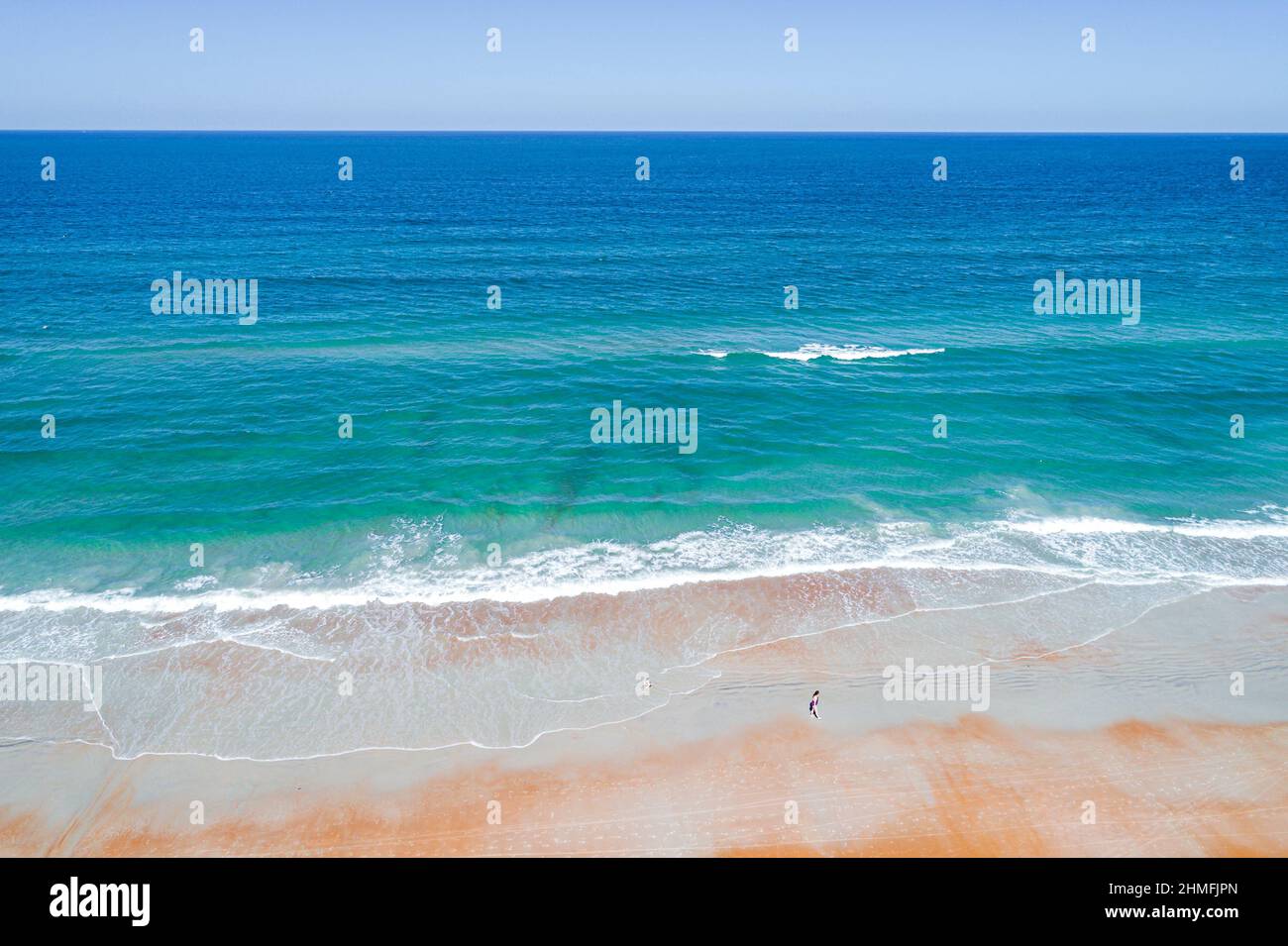 Florida Ormond Beach by the Sea, Oceano Atlantico, acqua, vista aerea dall'alto da sopra onde surf sabbia Foto Stock