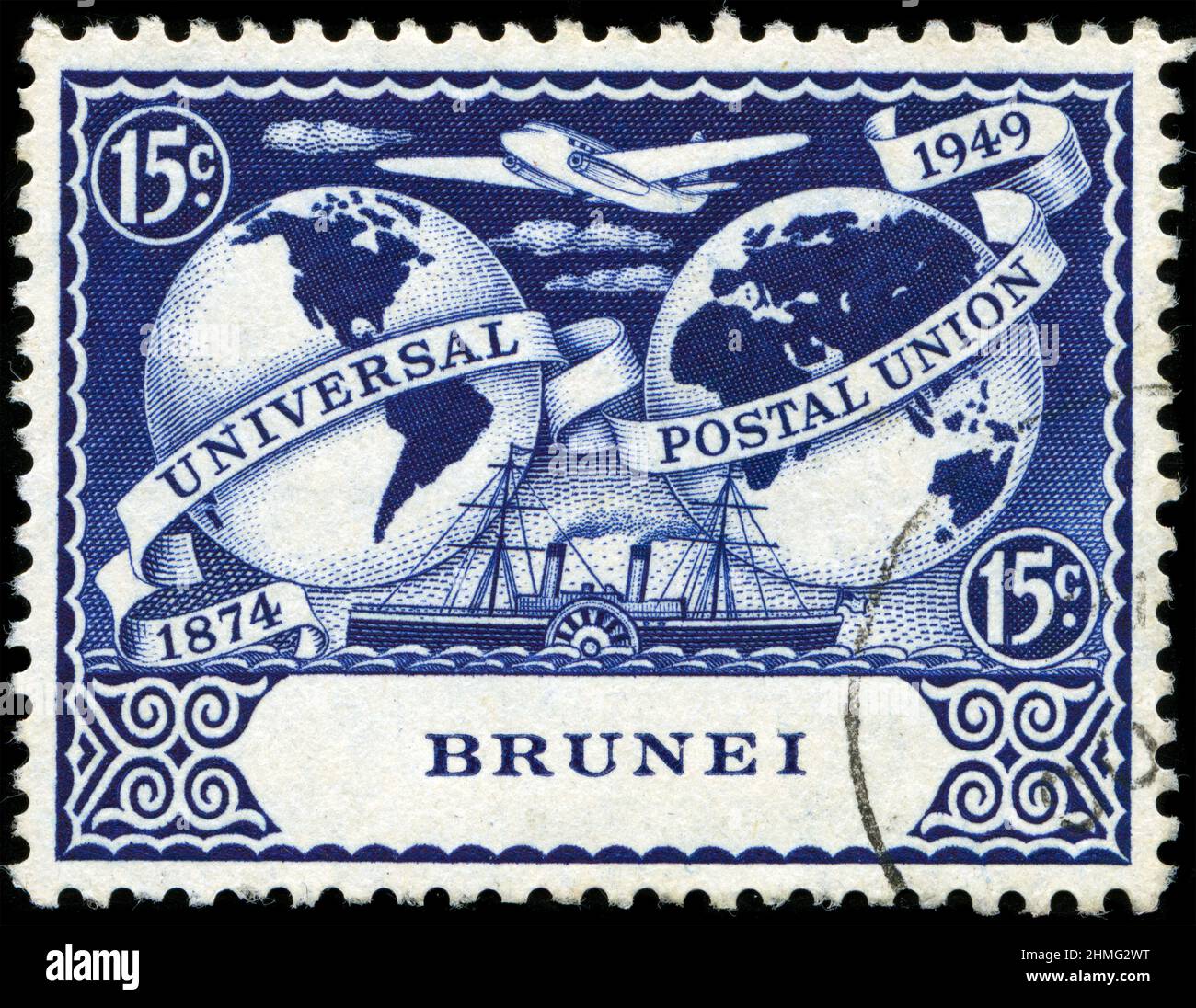 Francobollo di Brunei Darussalam nella serie 75th Anniversary of Universal Postal Union (U.P.U.) pubblicata nel 1949 Foto Stock