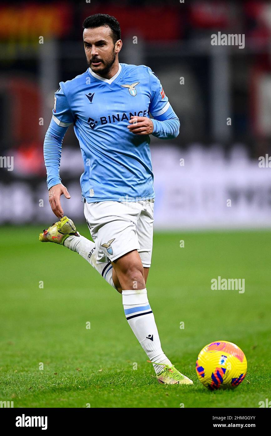 Milano, Italia. 09 febbraio 2022. Pedro Eliezer Rodriguez Ledesma della SS Lazio in azione durante la partita di calcio Coppa Italia tra AC Milan e SS Lazio. Credit: Nicolò campo/Alamy Live News Foto Stock