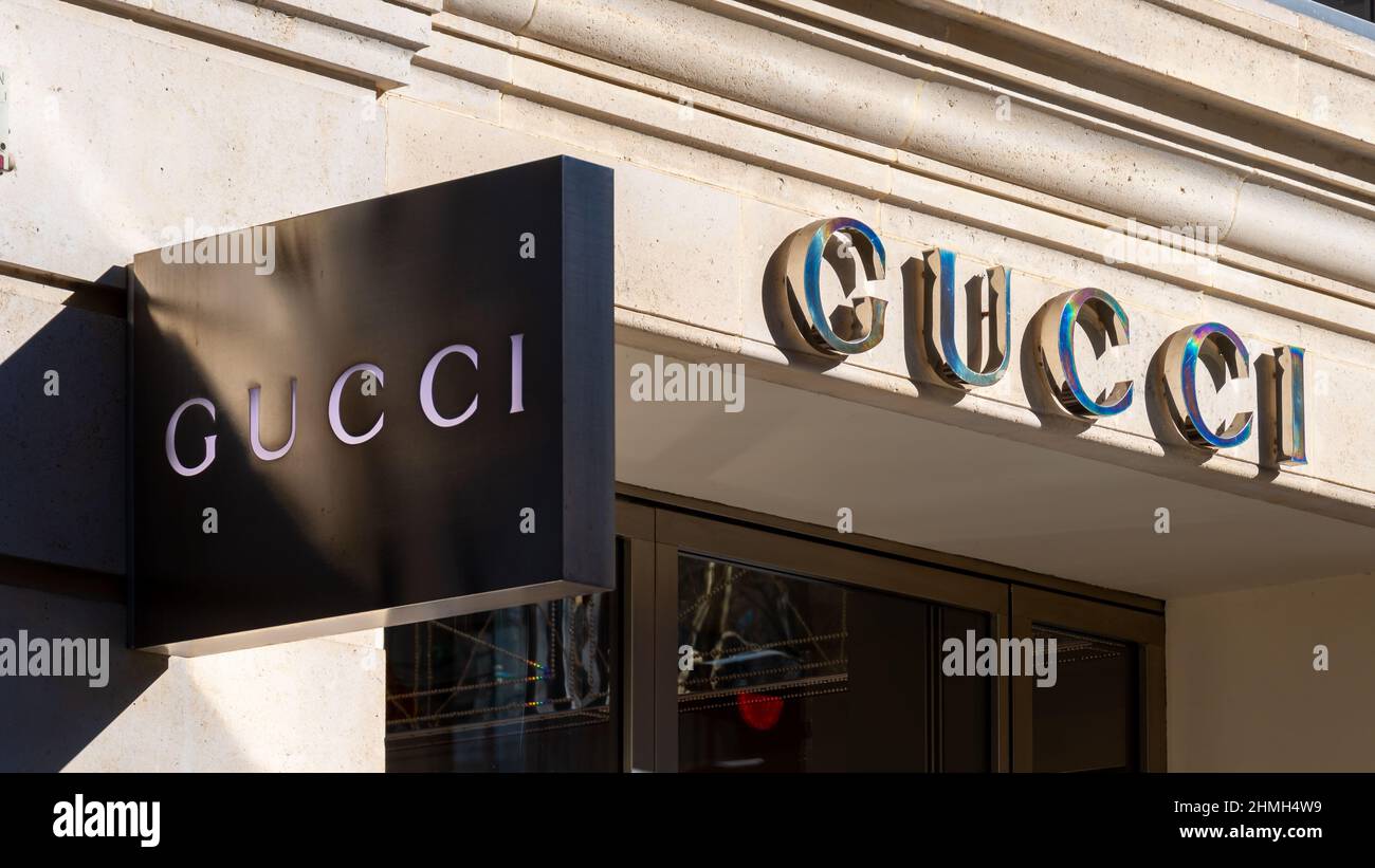 Paris Gucci Fashion Store Immagini e Fotos Stock - Alamy
