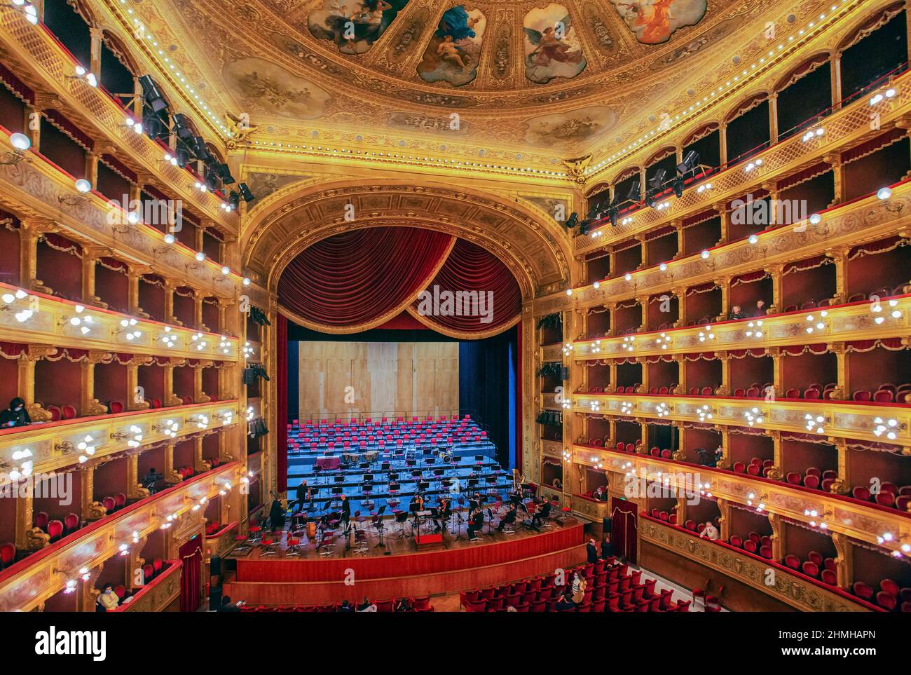 Sala con palchi del Teatro massimo nel centro storico, Palermo, Sicilia, Italia Foto Stock