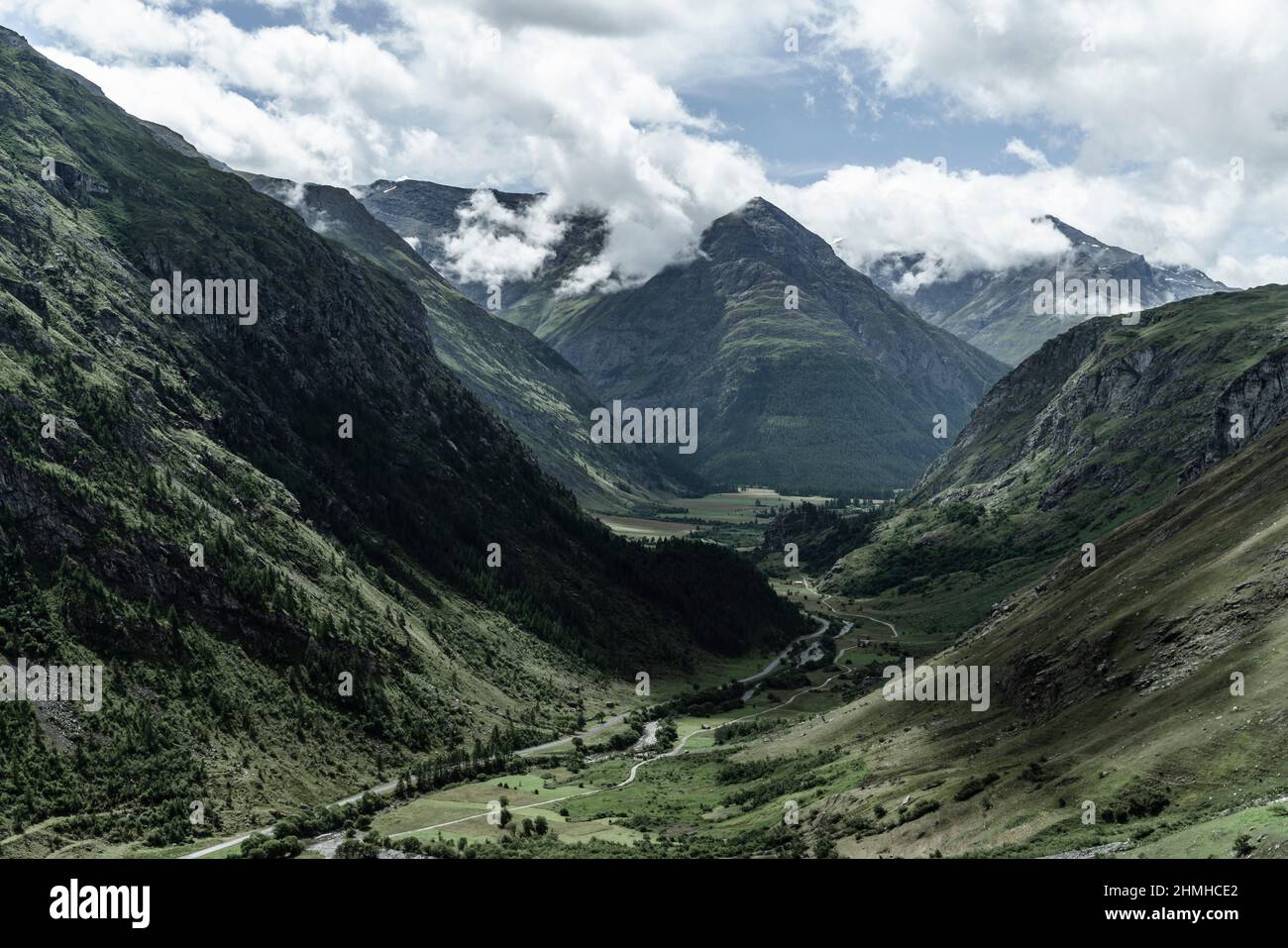 Valle di montagna in Savoia con la Meije Foto Stock