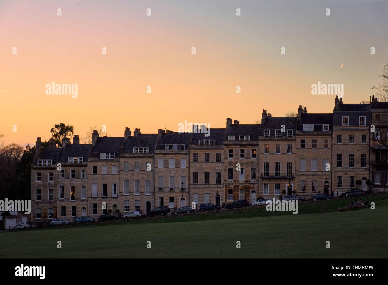 Edifici di Marlborough e tramonto invernale reale a mezzaluna Foto Stock