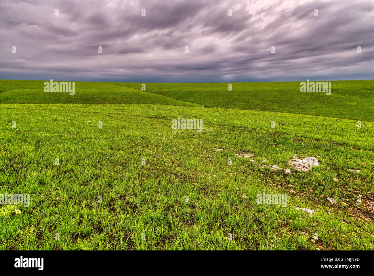 Il verde pascolo nella pietrina colline del Kansas Foto Stock