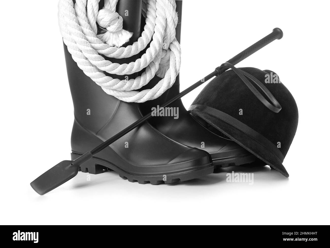 Set di attrezzature per l'equitazione su sfondo bianco Foto Stock