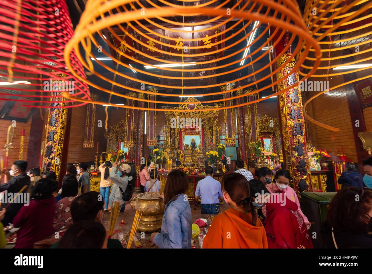Può Tho città persone hanno bisogno di poesia per andare a pagode in occasione del nuovo anno. Questo è il tempio Ong del popolo cinese Foto Stock