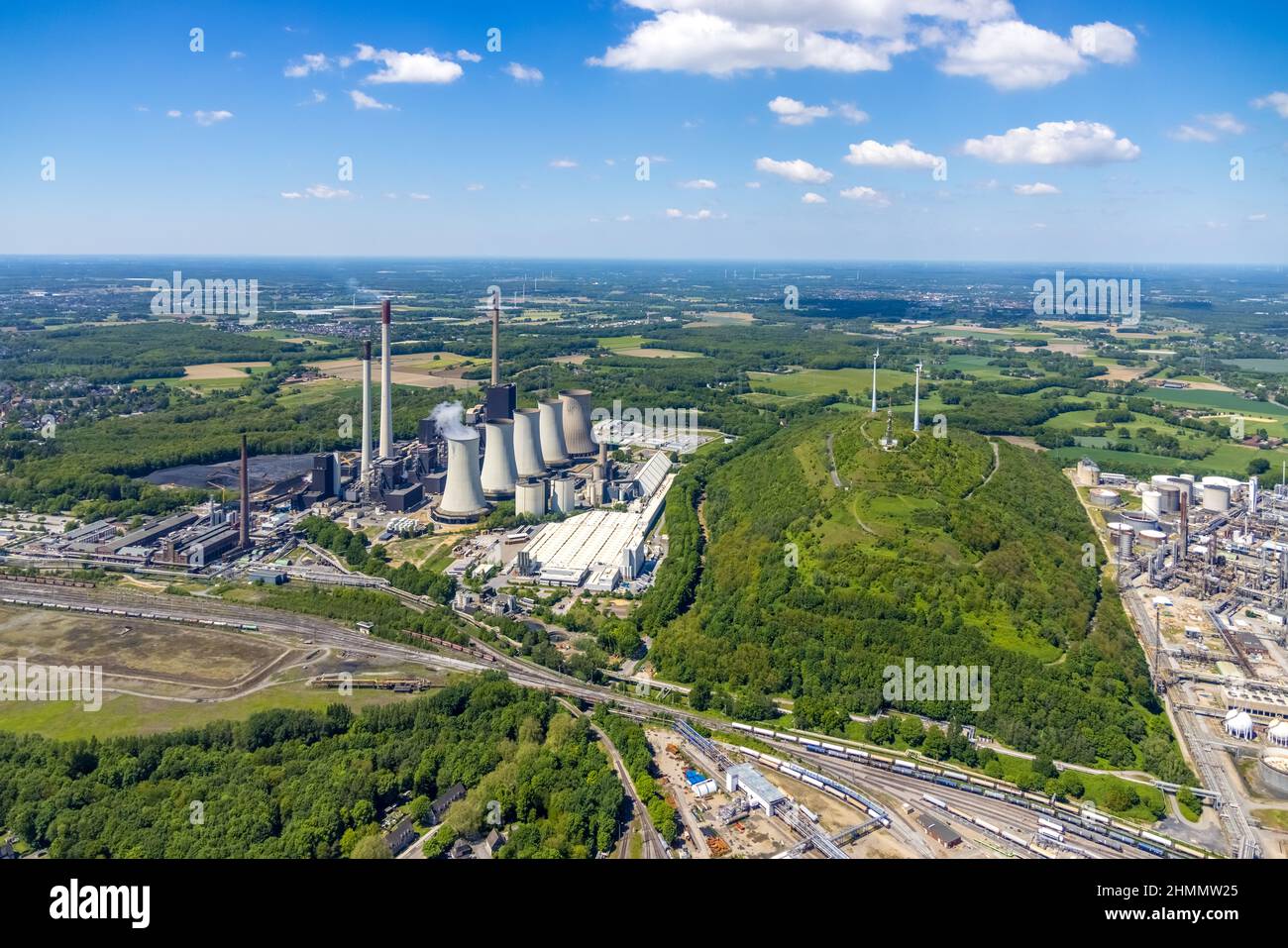 Vista aerea, centrale elettrica Scholven, Ruhr Oel GmbH-BP Gelsenkirchen Ölraffinerie, Windpark Honde Oberscholven, Scholven, Gelsenkirchen, Ruhrgebiet, No Foto Stock