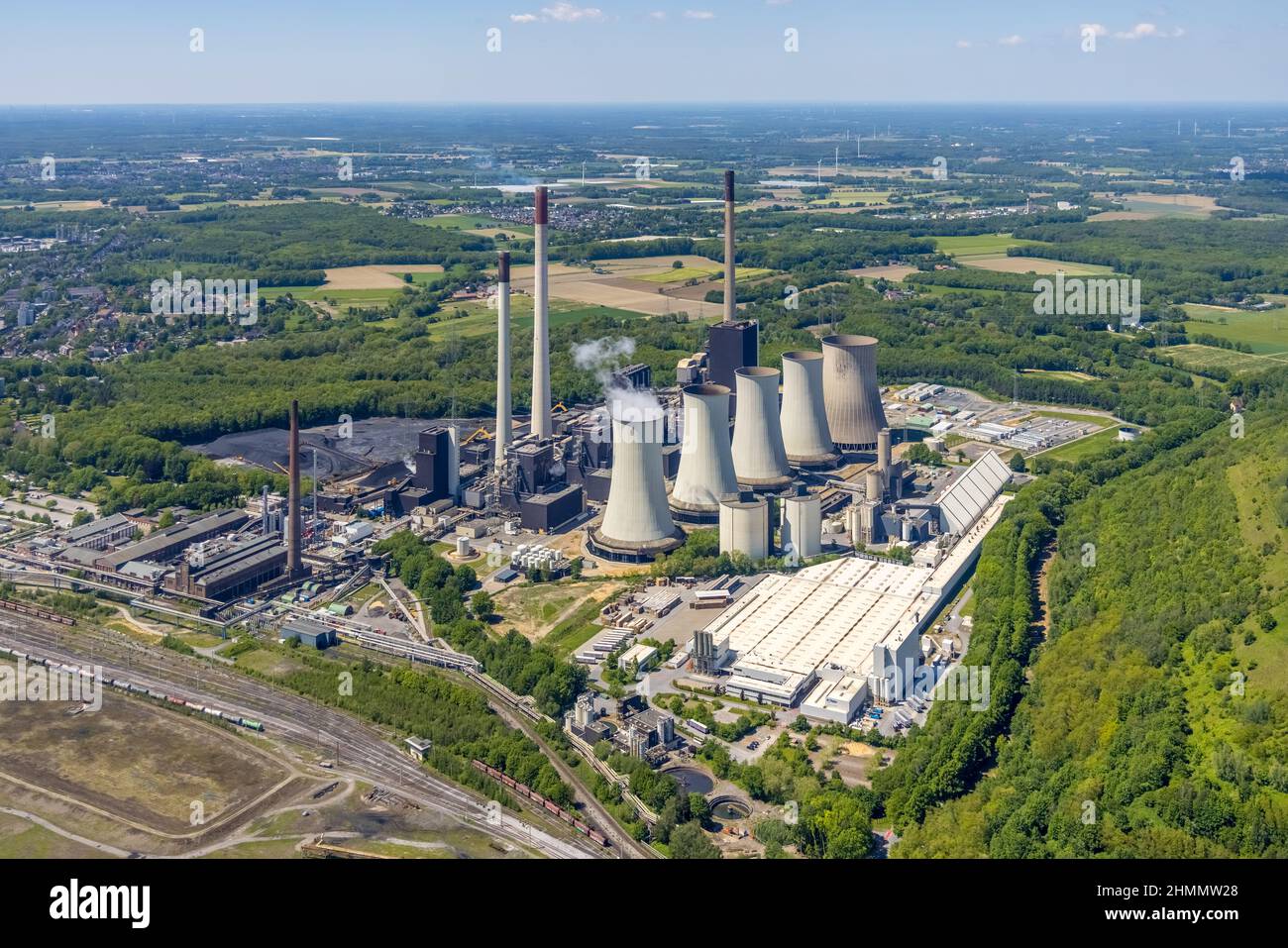 Vista aerea, centrale elettrica Scholven, Ruhr Oel GmbH-BP Gelsenkirchen Ölraffinerie, Windpark Honde Oberscholven, Scholven, Gelsenkirchen, Ruhrgebiet, No Foto Stock