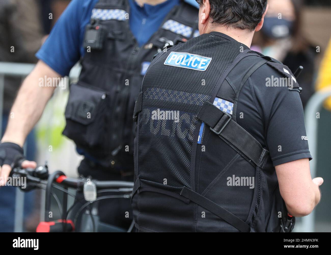 Agenti di polizia in servizio a Winchester, Hampshire, Regno Unito Foto Stock