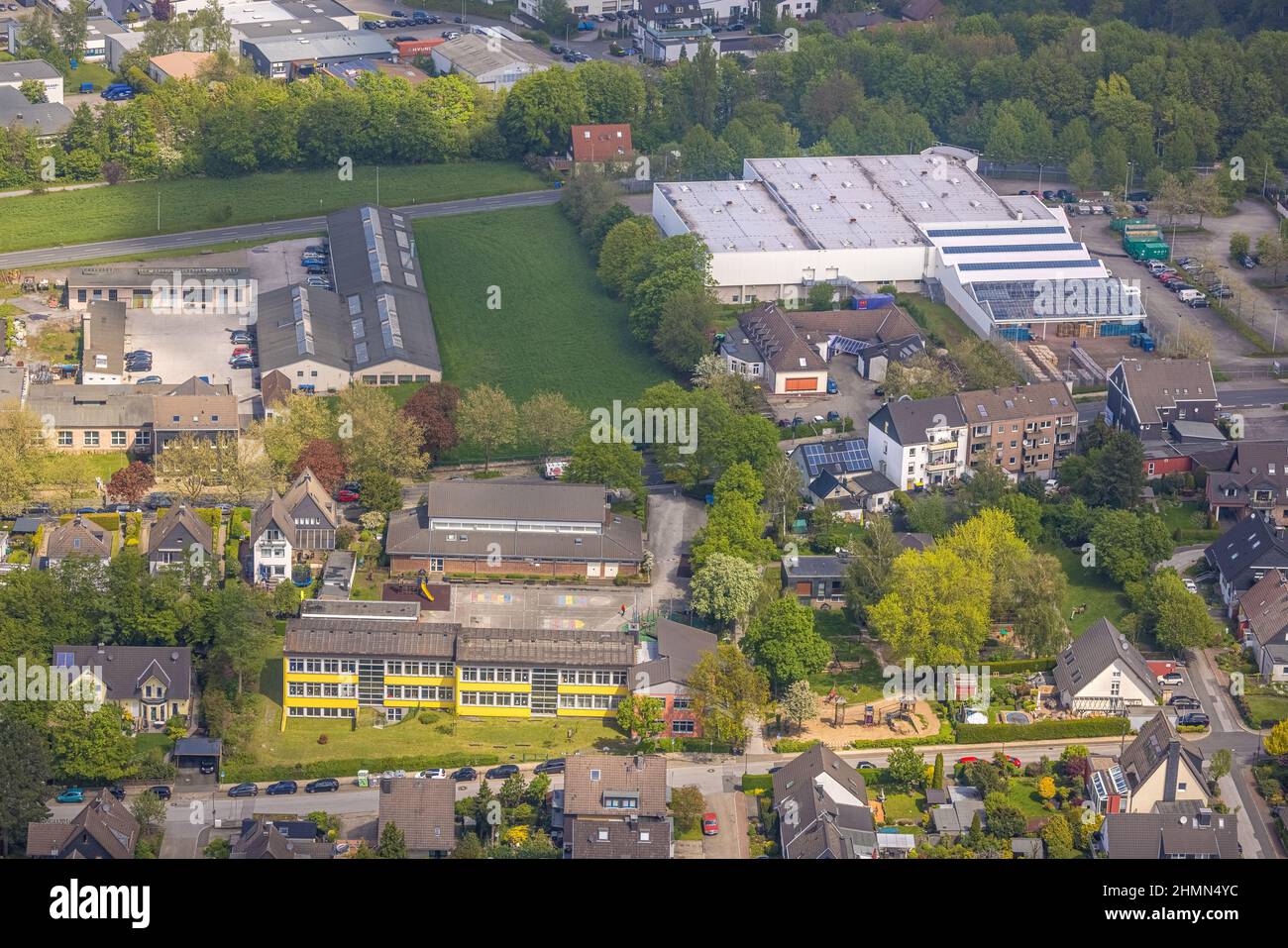 Fotografia aerea, Gerhard-Tersteegen-School, PST - Professional Support Technologies gmbh, Hetterscheidt, Heiligenhaus, Ruhr area, North Rhine-Westph Foto Stock