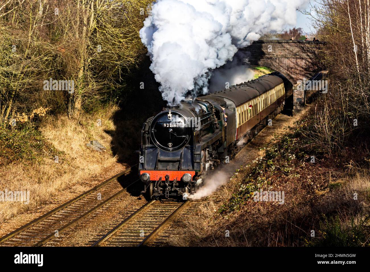 Treno passeggeri con trasporto a vapore lungo il tragitto per Quorn da Loughborough Foto Stock