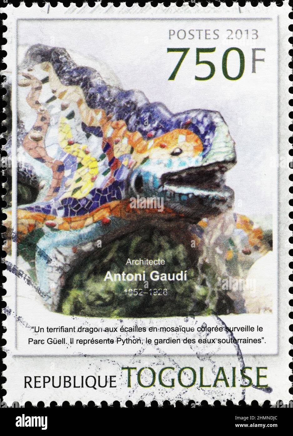 Drago colorato di Antoni Gaudì su francobollo Foto Stock