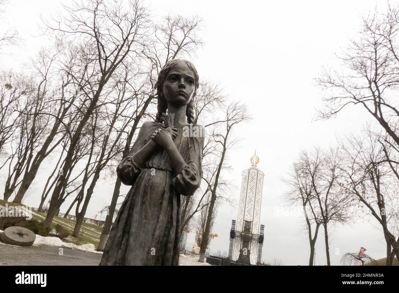 Kiev, Ucraina. 11th Feb 2022. Il Memoriale del genocidio di Holodomor a Kiev il 11 febbraio 2022 in Ucraina. La capitale rimane calma mentre la Russia conduce esercitazioni militari congiunte con la Bielorussia a nord e intorno al confine con l'Ucraina. ''i cittadini americani dovrebbero partire, dovrebbe partire ora, ''Biden ha detto in un'intervista con NBC News. ''ci occupiamo di uno dei più grandi eserciti del mondo. Si tratta di una situazione molto diversa e le cose potrebbero impazzire rapidamente. (Credit Image: © Bryan Smith/ZUMA Press Wire) Foto Stock