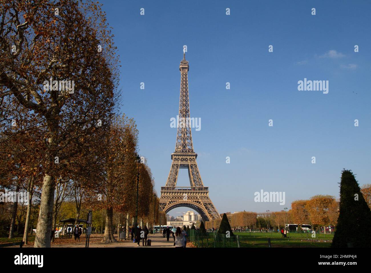 Torre Eiffel classico famoso monumento di Parigi Foto Stock