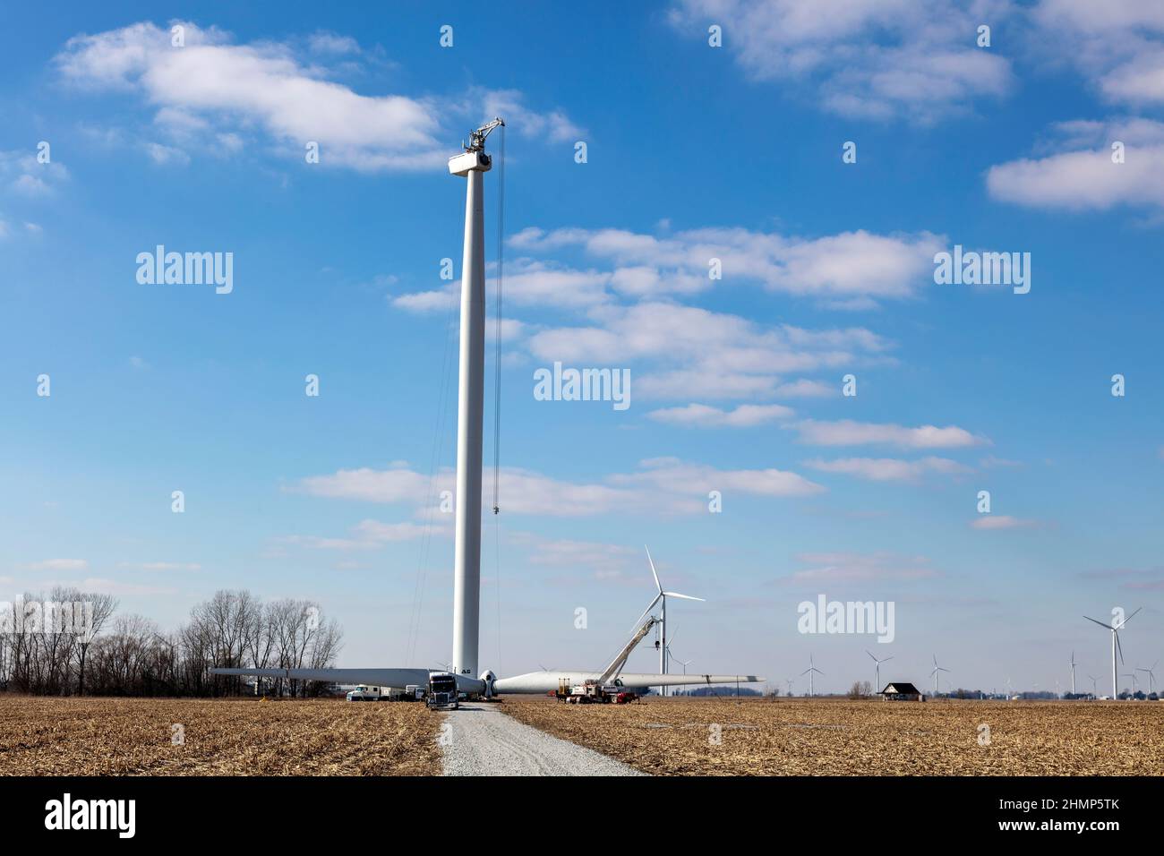 Turbina eolica in riparazione, e USA, da James D Coppinger/Dembinsky Photo Assoc Foto Stock