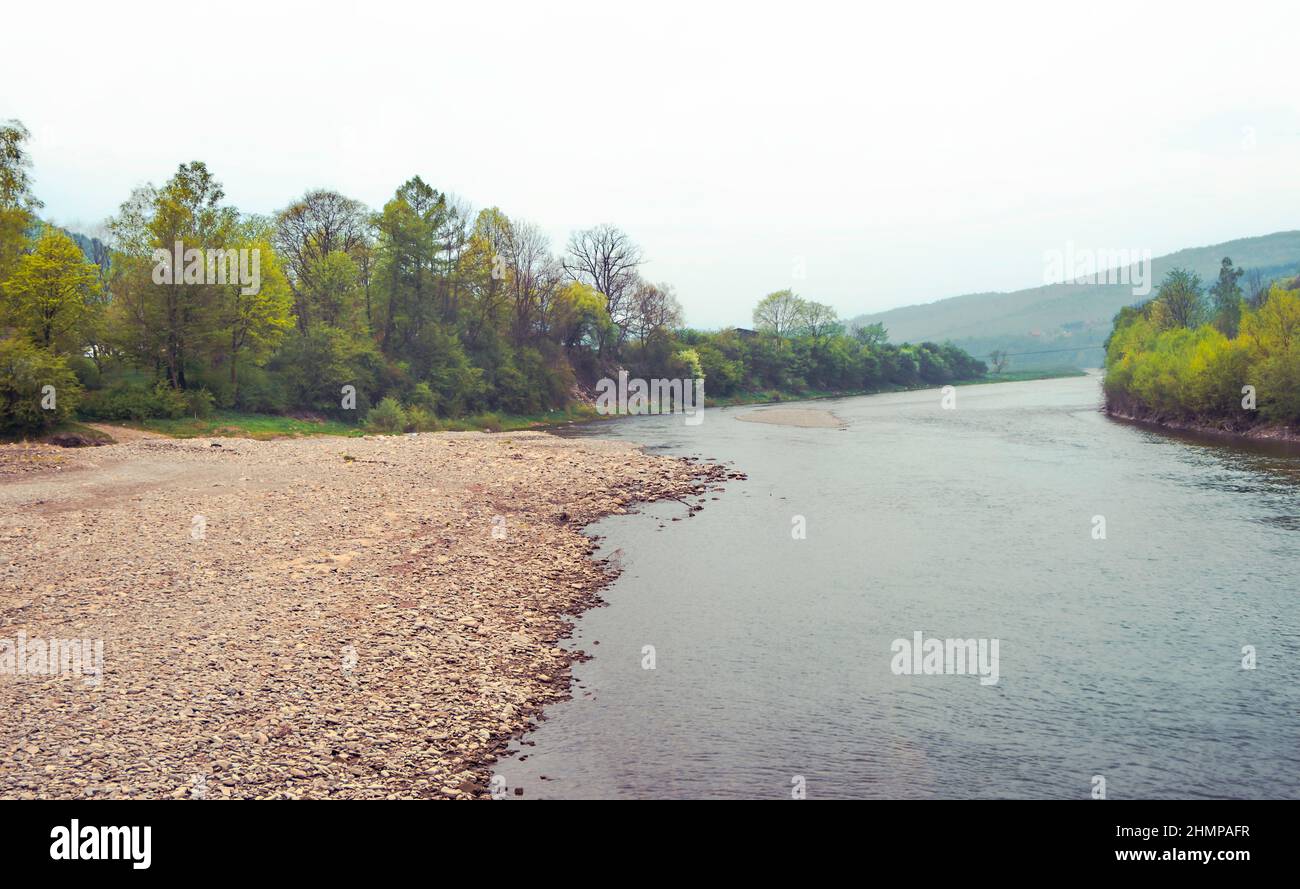 fiume Stryi in Ucraina occidentale nei Carpazi orientali Foto Stock