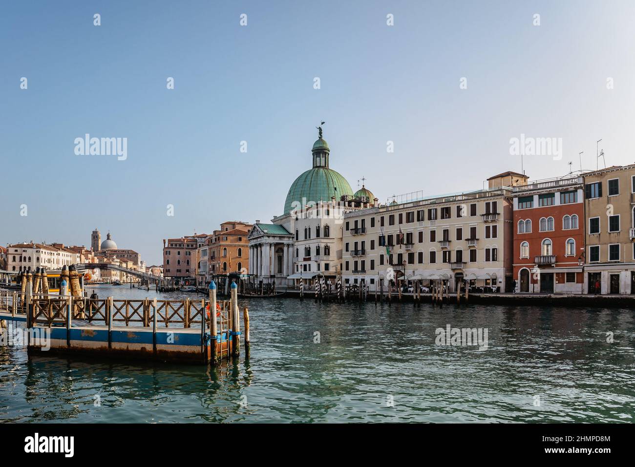 Canal Grande, Venezia, Italy.Typical Boat transport.View of vaporetto station,Venetian public waterbus.Water transport.Travel urban scene.popular tou Foto Stock